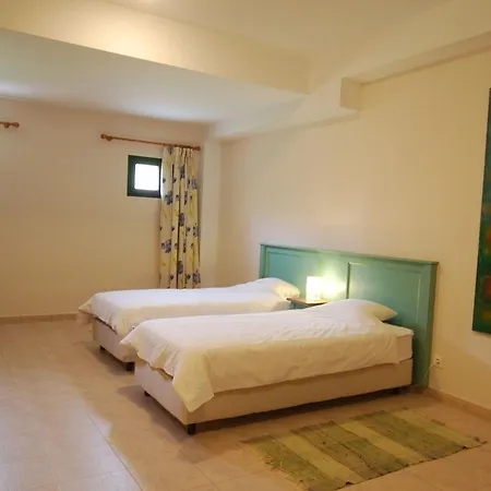 Apartamento Luxurious Holiday In Algarve With Jacuzzi Quarteira
